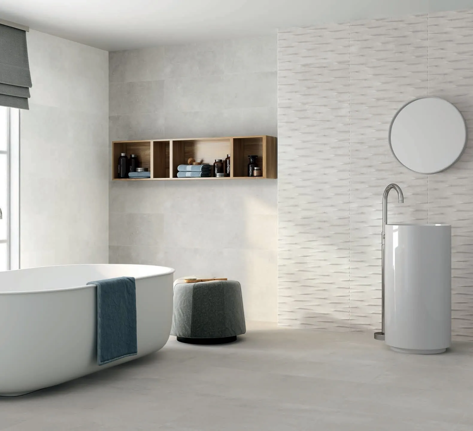 Baño con revestimiento Arkety de pasta blanca, 30×60 cm.