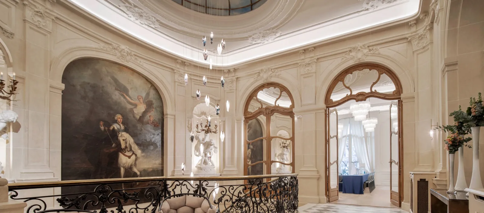 Colgantes Fragments en el Hôtel Particulier Wagram, una mansión de París.