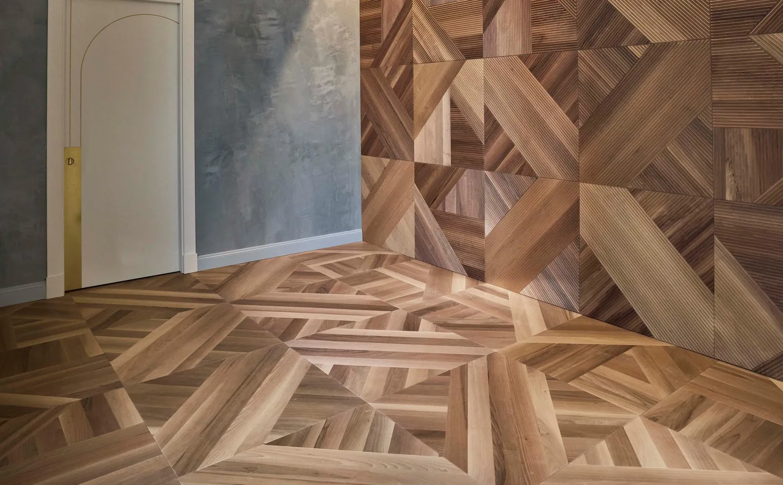 La misma madera en la pared