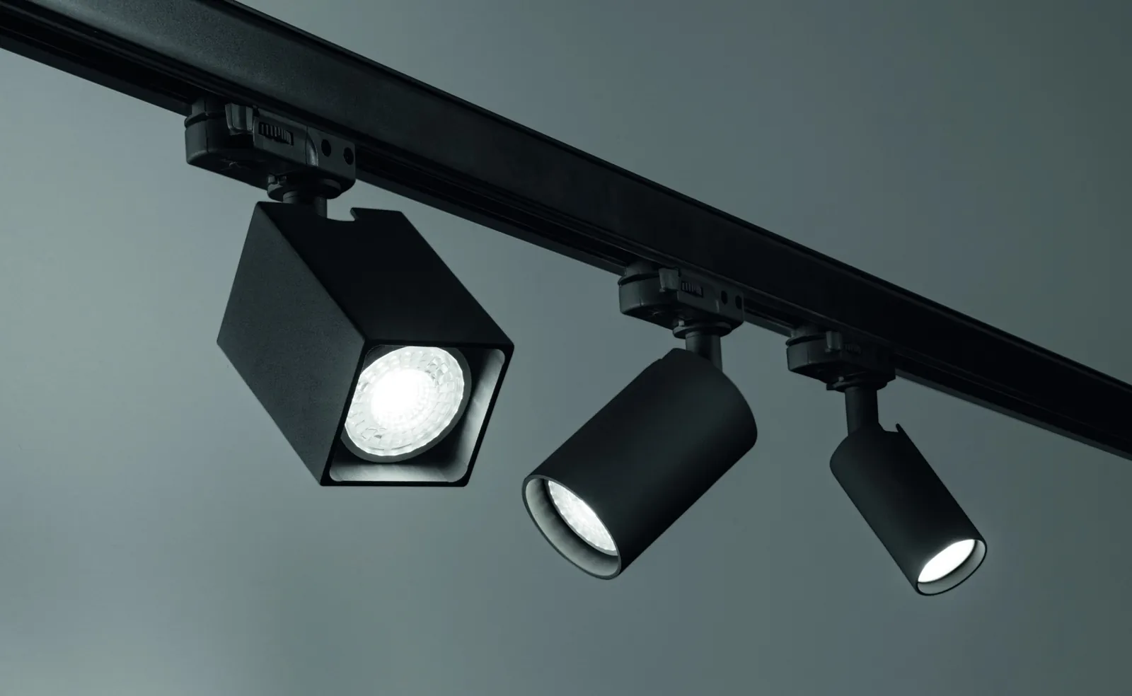 Ideal Lux: focos en carril trifásico