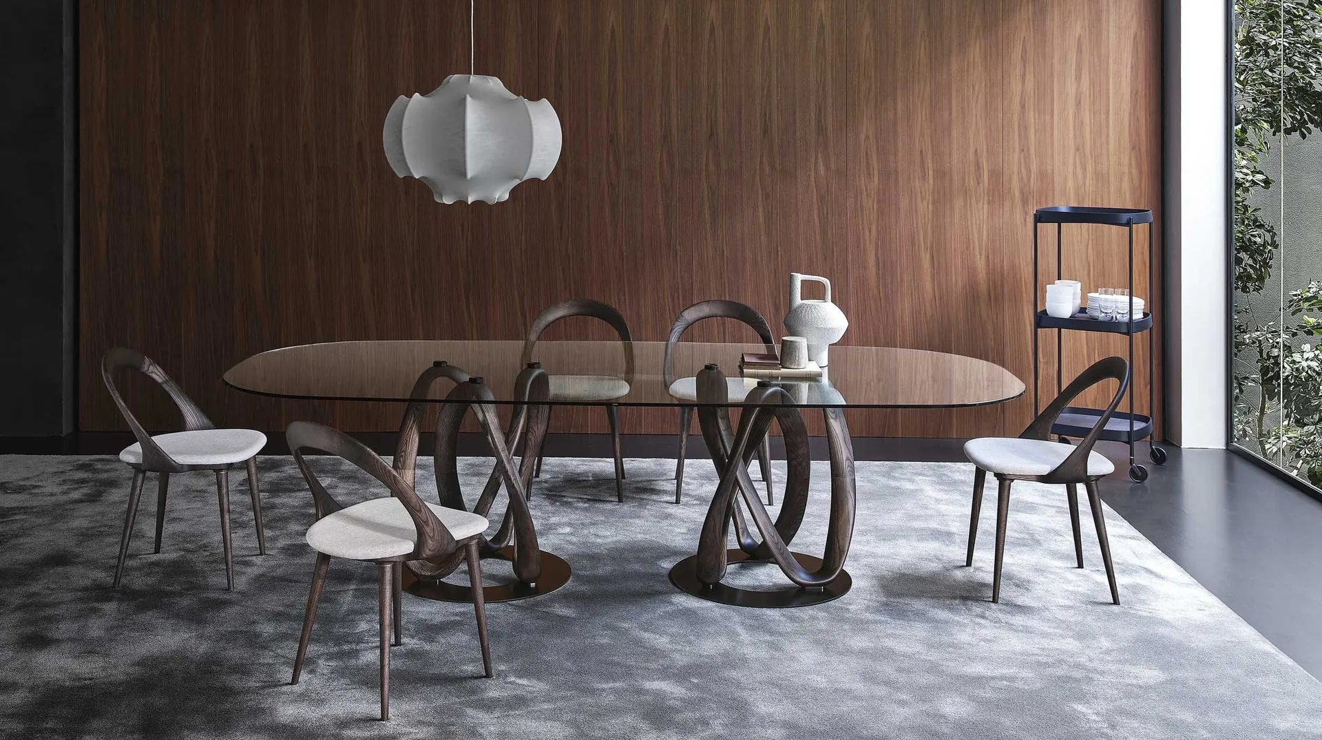 Mesa de comedor Infinity de Porada: tablero de vidrio sobre dos bases