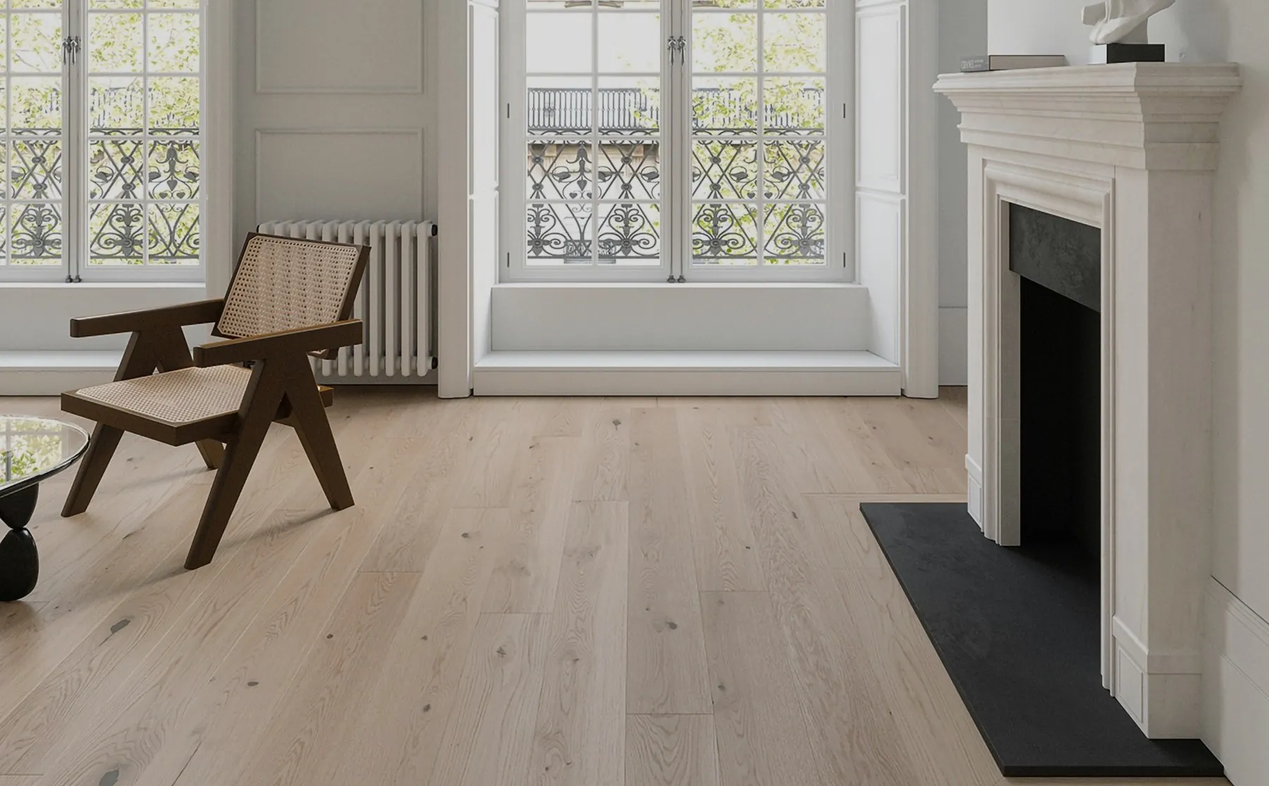 Suelo de roble Ribadao de la colección Riviera en una habitación con chimenea