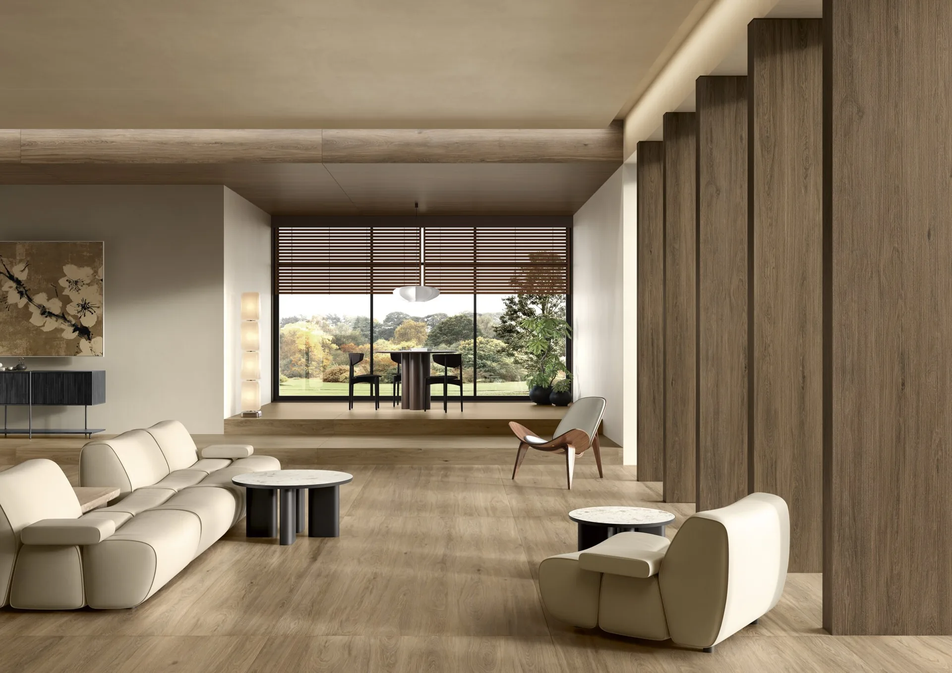 Un salón con ventanal panorámico